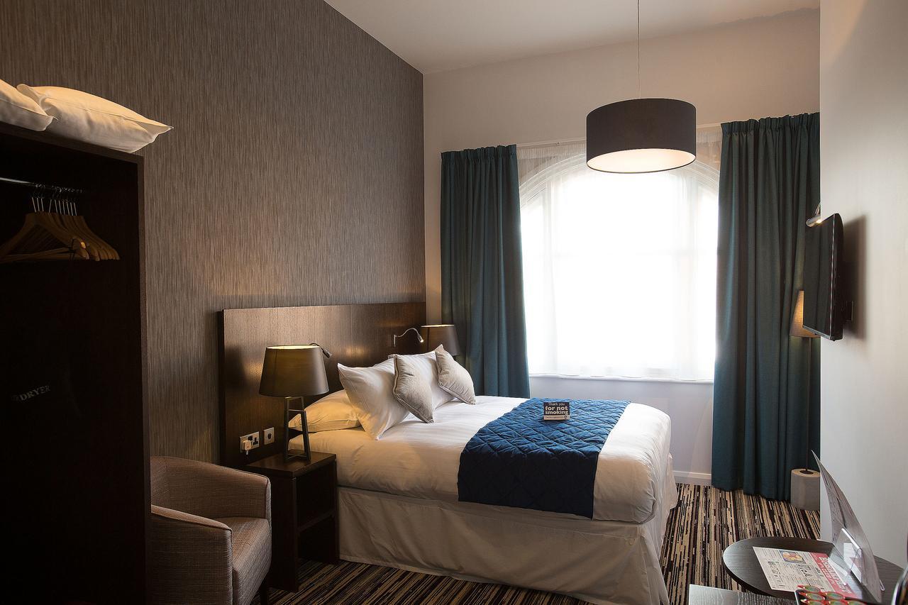 Hotel The Furness Railway Wetherspoon à Barrow-in-Furness Extérieur photo