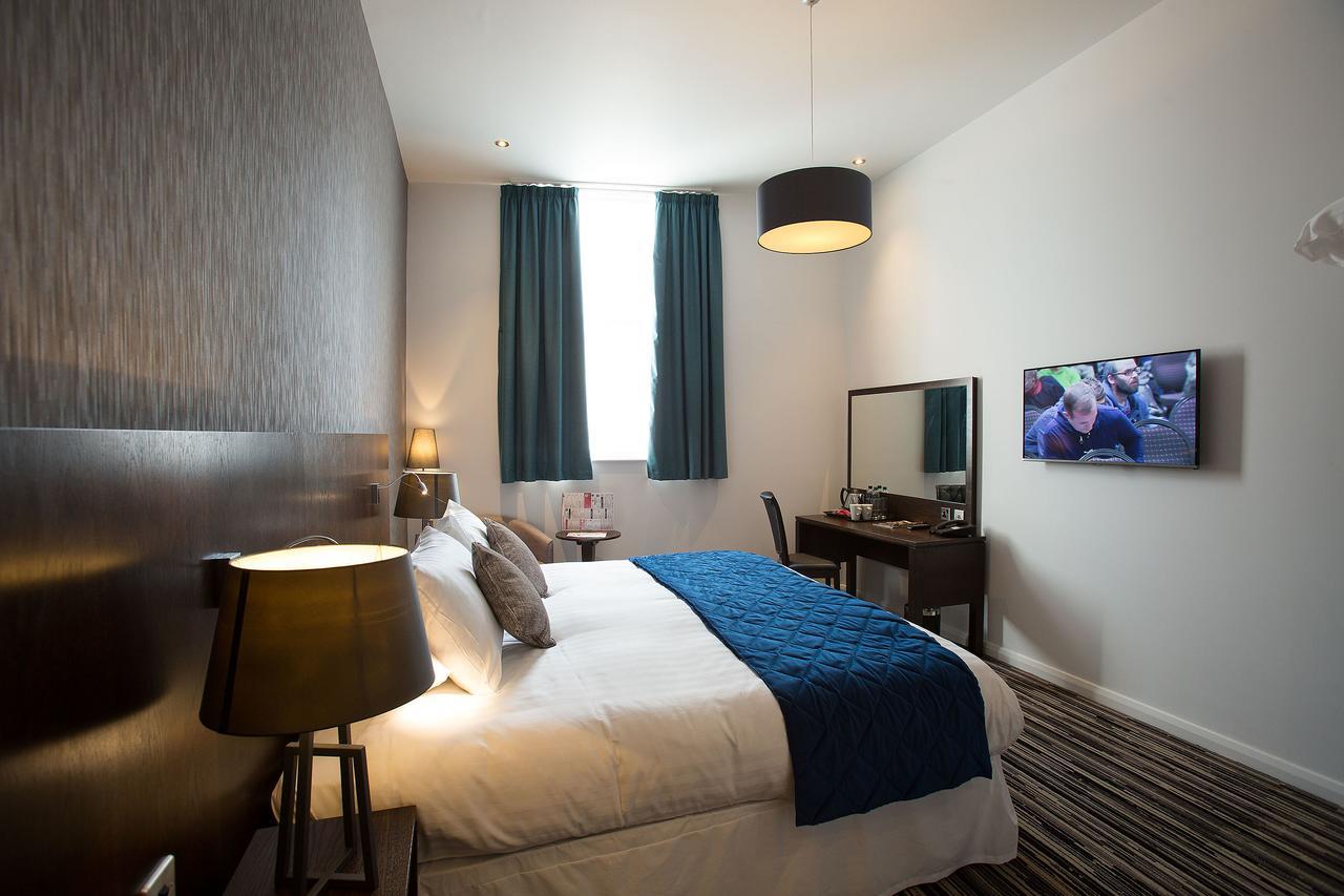 Hotel The Furness Railway Wetherspoon à Barrow-in-Furness Extérieur photo