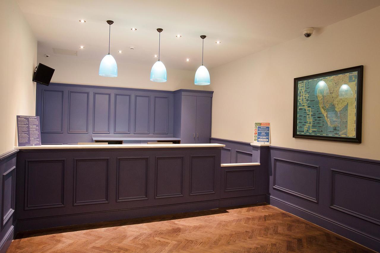 Hotel The Furness Railway Wetherspoon à Barrow-in-Furness Extérieur photo