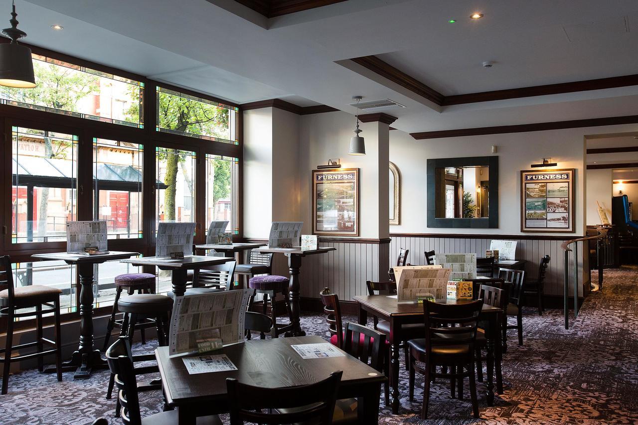 Hotel The Furness Railway Wetherspoon à Barrow-in-Furness Extérieur photo